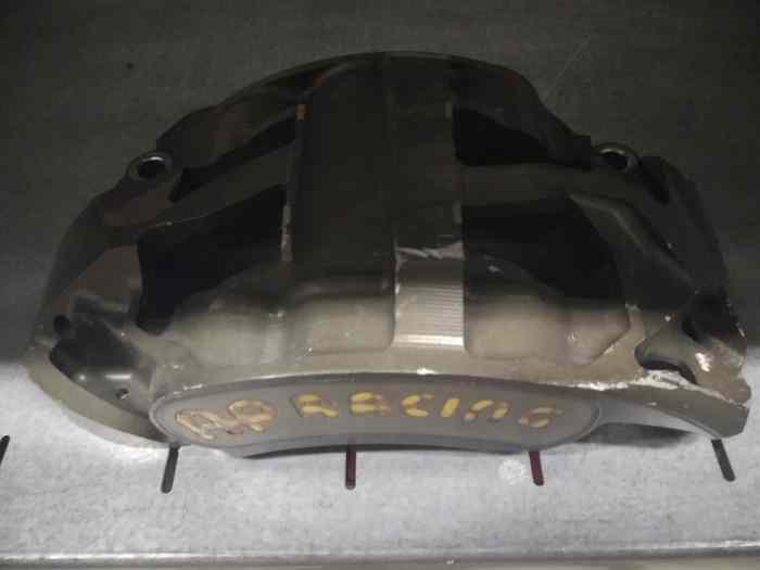 etrier AP Racing monobloc 6 piston CP6768 (liquid cooled) et CP6766 0