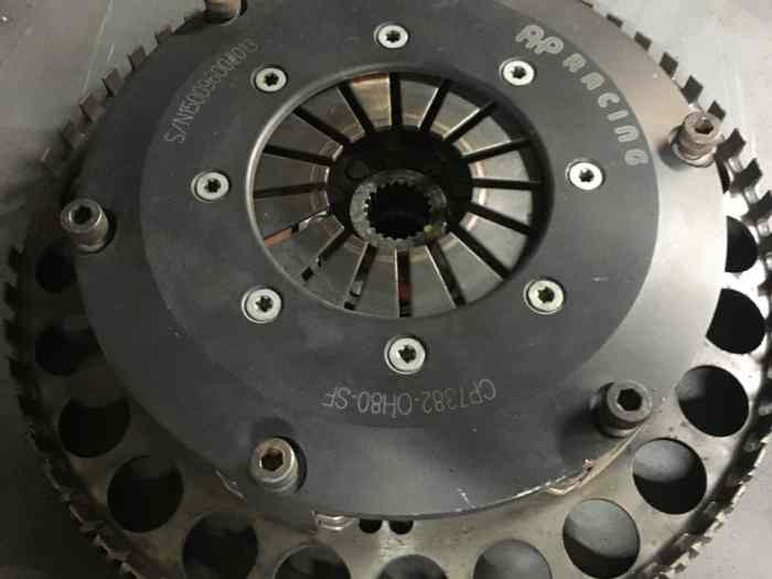 VOLANT MOTEUR + EMBRAYAGE BI DISQUE  AP RACING Xu10J4RS