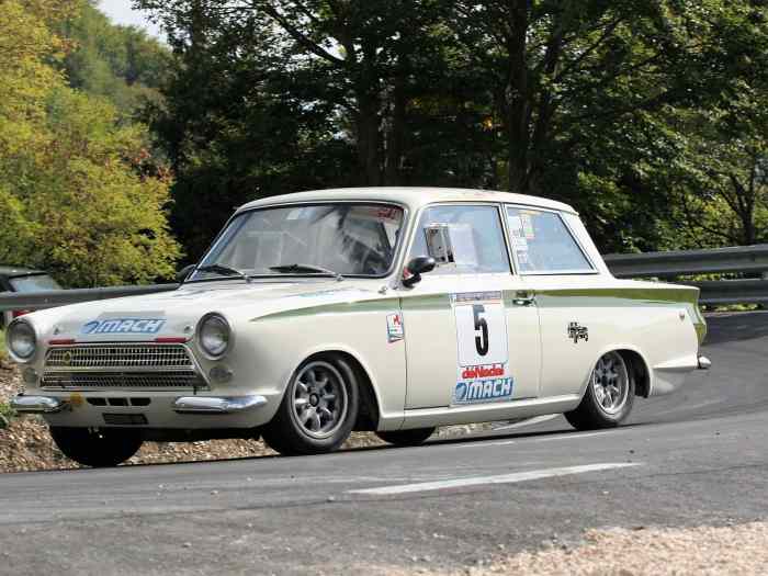 FORD CORTINA LOTUS Réplique