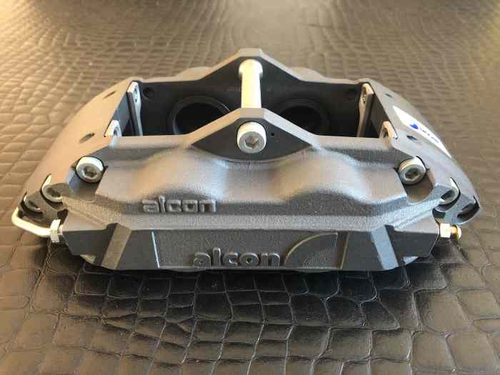2 ETRIERS  ALCON 4 GROS PISTONS NEUFS ENTRAXE 130MM 1