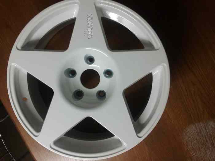 Jantes Compomotive pour BMW M3 E30 2