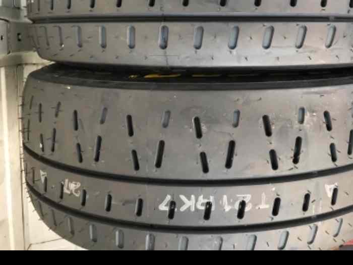 Pneus Pirelli rallye compétition