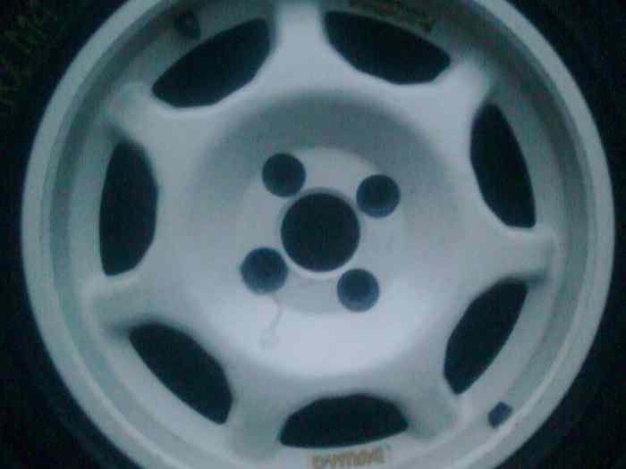 Michelin TRX? A la recherche de pneus de 390mm, idealement 14/66 390 et 16/66 390. Aussi, toutes les pieces de rechange pour le Metro 6R4. Merci beaucoup! – photo 2 sur 2