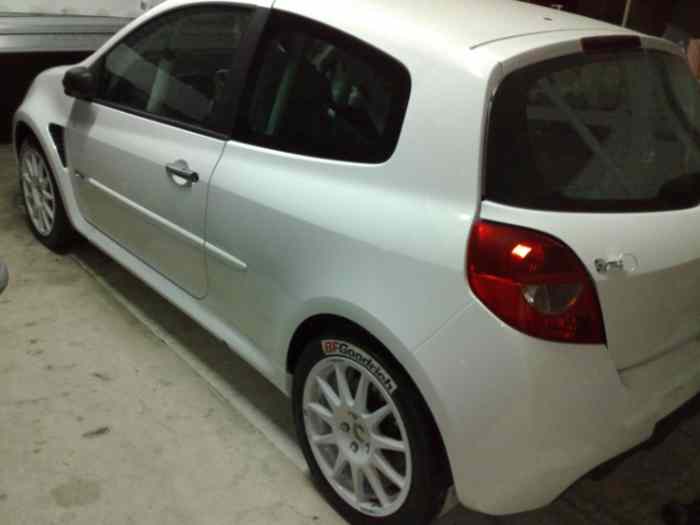 RENAULT CLIO R3 + Lot de Bord 0