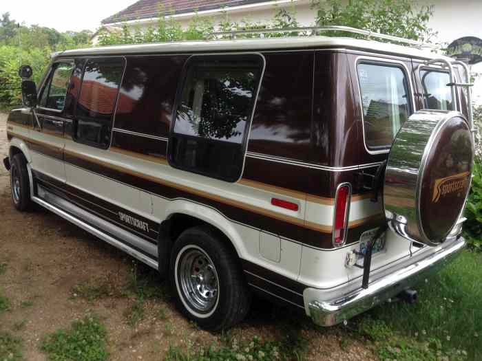 Exceptionnel van américain Ford Econoline E150 de 1984 avec 30000 miles d