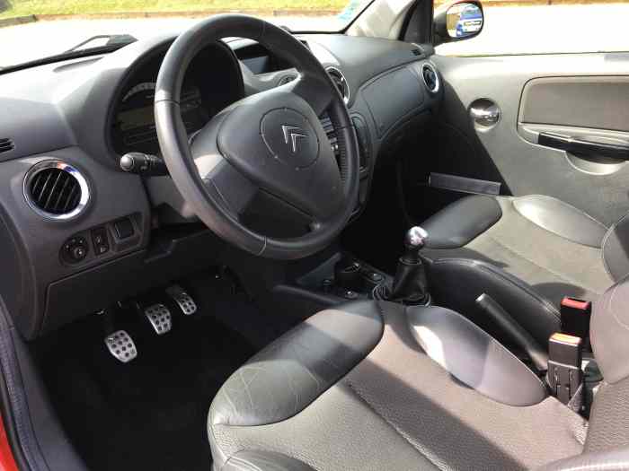 CITROEN C2 VTS 1,6L 16s Rouge Aden 2