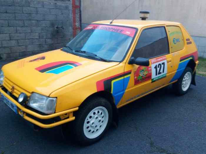 Peugeot 205 1.6 GTI 105cv Raid – Trophée 0
