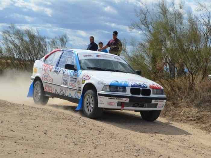 La BMW 316i Compact est vendue avec le rassemblement d