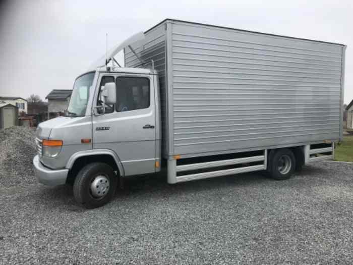 Mercedes 711D