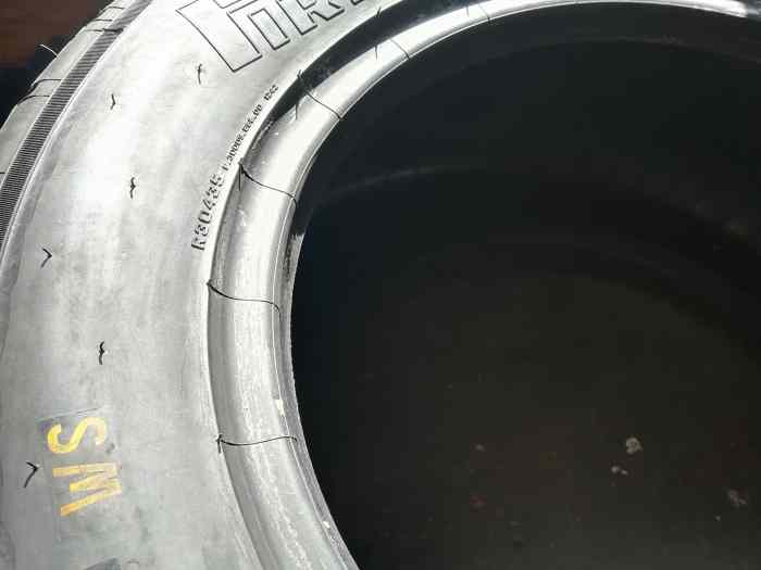 5x Pneus Pluie Pirelli 200/540-13 ( tres bonne etat ) 2