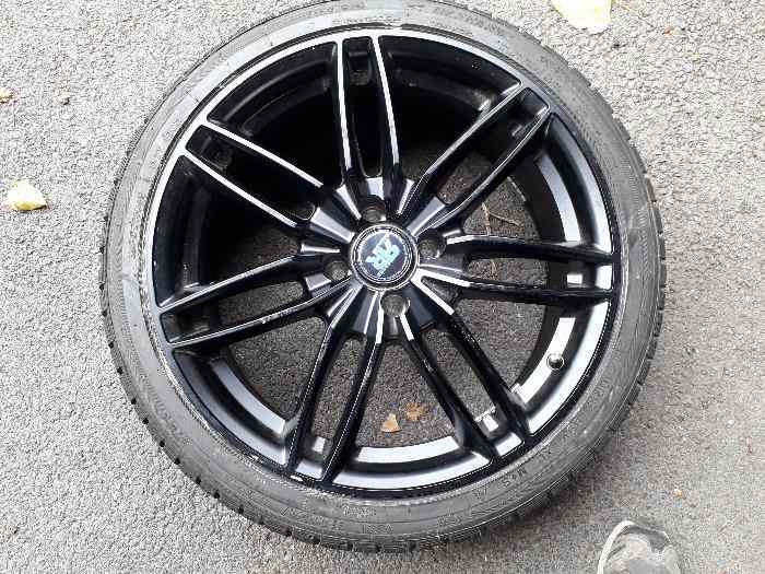2 jantes alu neuves entraxe 110 dimensions 7/1/2 par 18  plus pneus neuf neige Nokiang 215/40/18 0