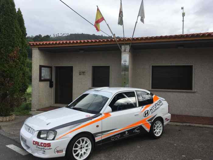 VENDO HYUNDAI ACCENT EX OFICIAL 2000 16V 0