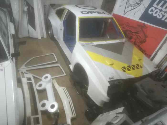 Caisse opel manta 400 replica 0