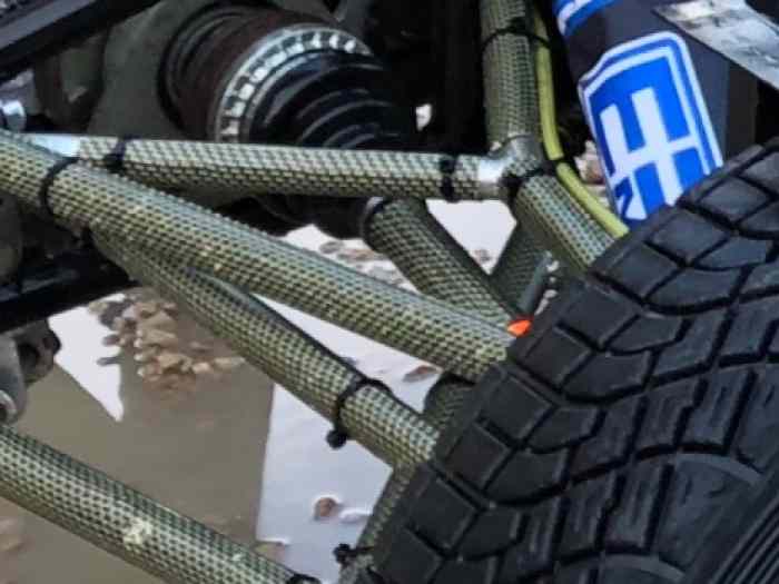 Protège tube triangle kevlar
