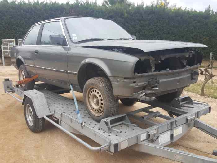 BMW E30 Coupe 0