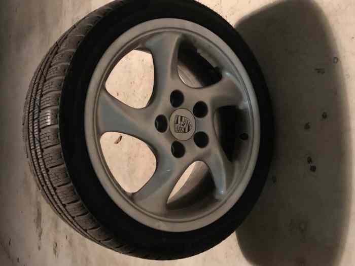 Vends jeux complet pneus avec jantes pour Porsche - occasion bon état - ideal pour roue relay 0