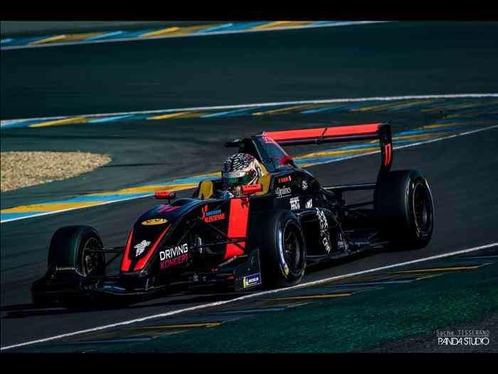 !!VENDUE!! (merci mikado) Formule Renault 2.0 Vice Championne d’Europe VdeV 3