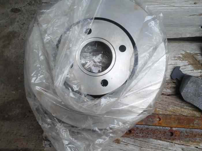 Disques et plaquettes de freins pour escort ou sierra cosworth 2