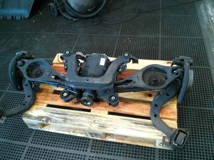Train arriere complet et pont BMW M3 3.2