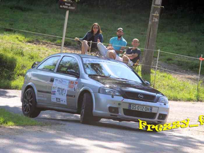 Vend Astra G opc 2.0 atmo 160 cv equipée piste rallye ou course de cote passeport a faire