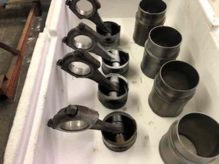 205  RALLYE  pieces moteur  pistons , bielles ,chemises , culasse, arbre a cames 0