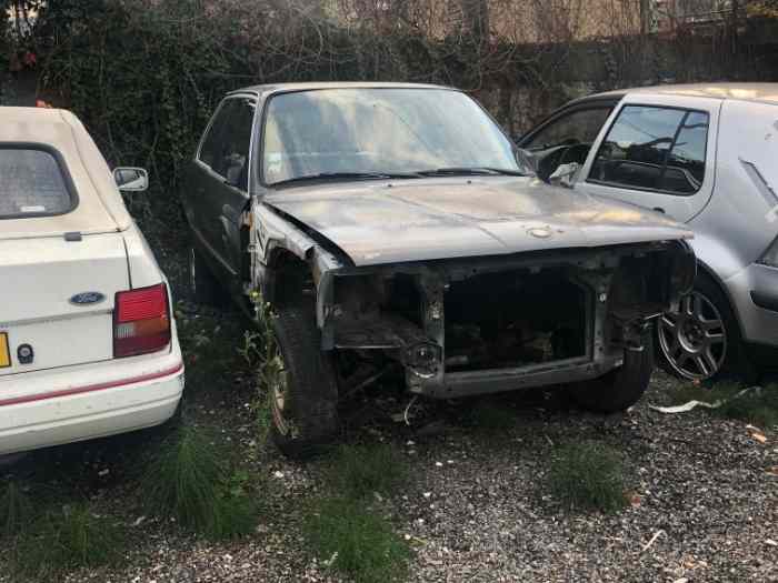 BMW E30 Coupe 4