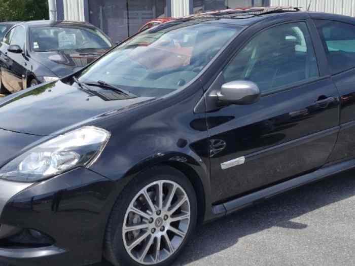 Toutes pièces Clio 3 RS - pièces et voitures de course à vendre, de rallye  et de circuit.