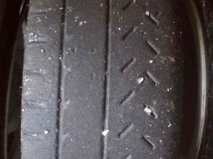 2 pneus Michelin R11 - 15 pouces