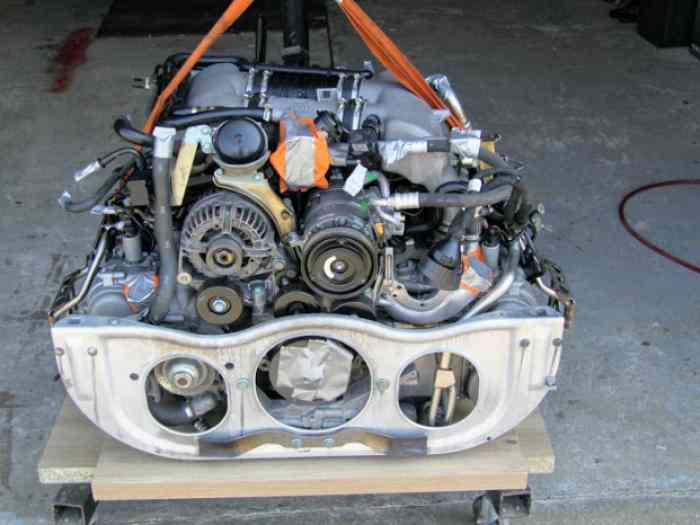 MOTEUR PORSCHE 996 GT3 – photo 2 sur 5