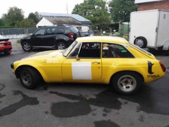 MGB GT 