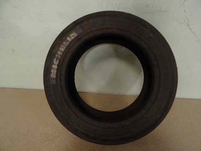 VENDS PNEUS SLICKS MICHELLIN 59B A PRIX INTERESSANT