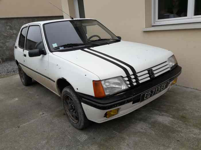 Caisse Peugeot 205