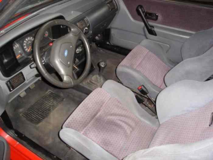 ESCORT RS TURBO – photo 4 sur 6