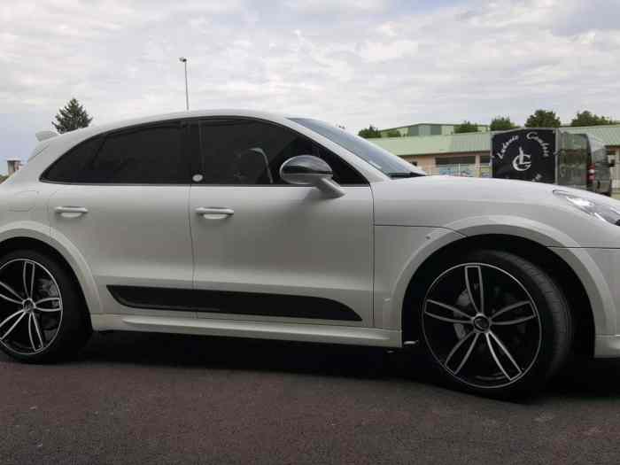 Officiel Porsche MACAN TECHART
