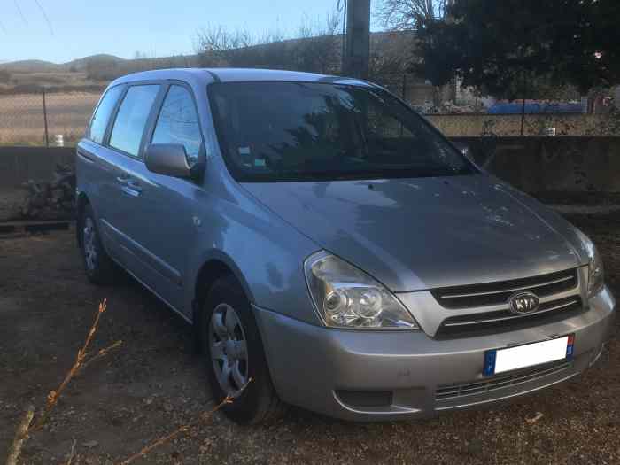 Kia Carnival LX monospace