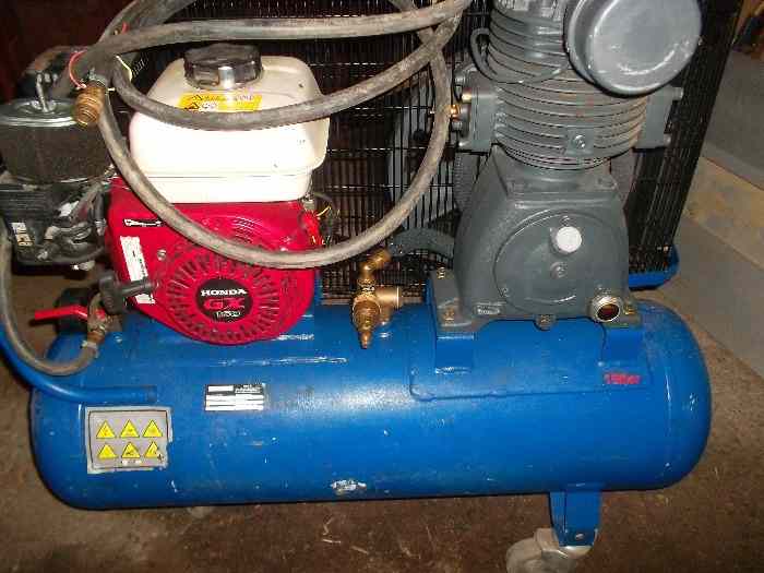compresseur MAUGUIERE 100litres pression 15 bars moteur thermique honda gx 160 0