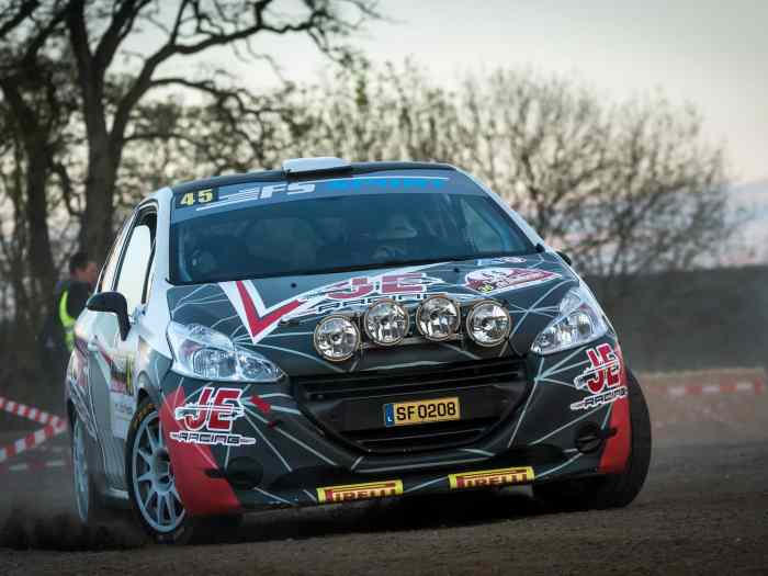 JERacing A louer 208 R2 full évos Peugeot sport 0
