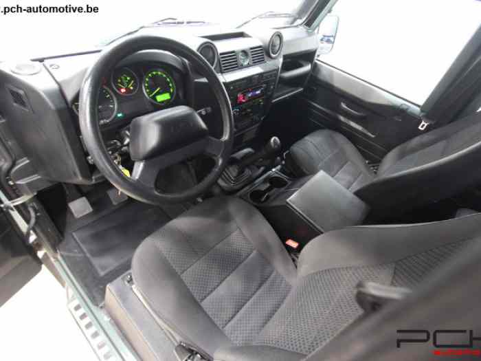 Land Rover Defender 110 TD4 Pick-Up 4