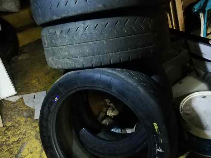 6 pneus Michelin R21 et R31 17 pouces