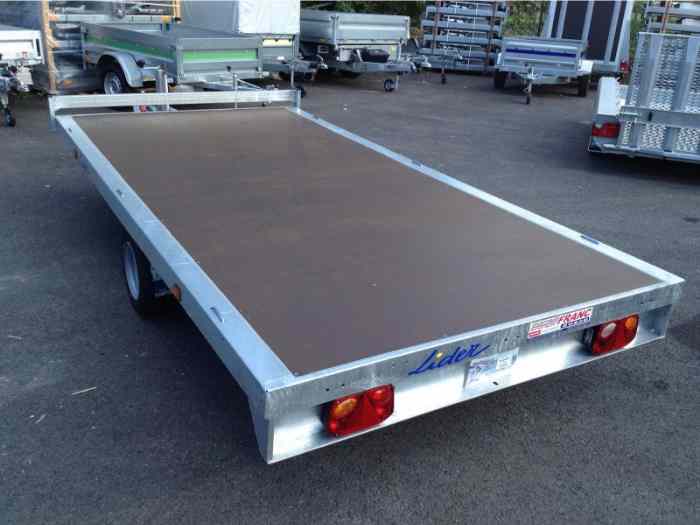 VENDS REMORQUE PLATEAU NEUVE