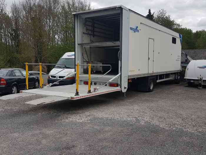 Camion transport voitures de course - pièces et voitures de course à  vendre, de rallye et de circuit.