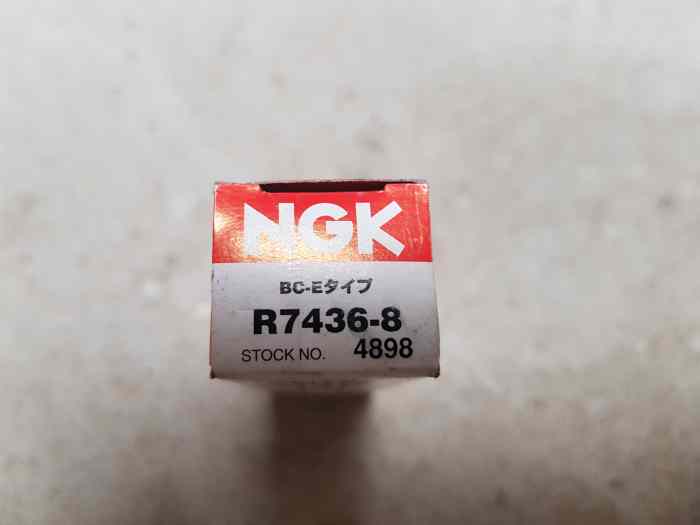 Lot bougies NGK R7436-8 0