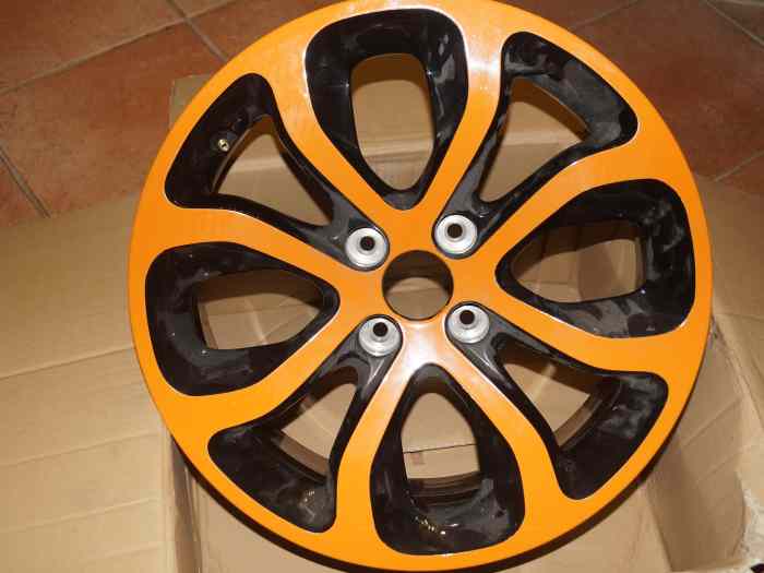 Jantes alu 17 pouces neuves - urgent - 0