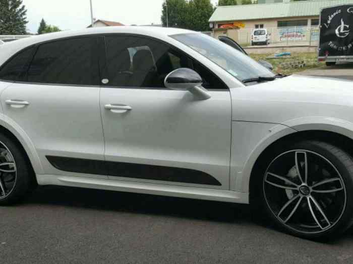 Officiel Porsche MACAN TECHART 0