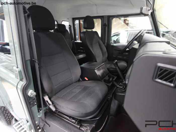 Land Rover Defender 110 TD4 Pick-Up 5