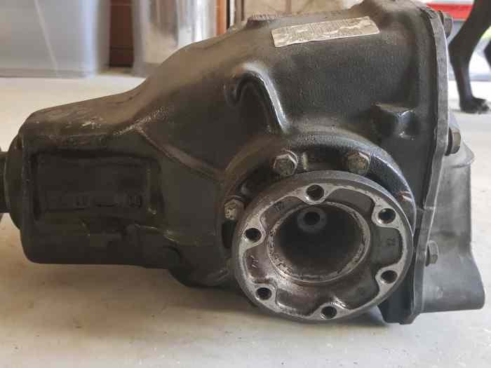 Pont BMW M3 E36 75% 4.44 COMME NEUF