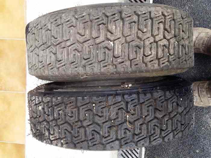 pneus Pirelli tout terrain