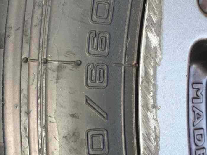 I sale WET TYRE Yokohama 0