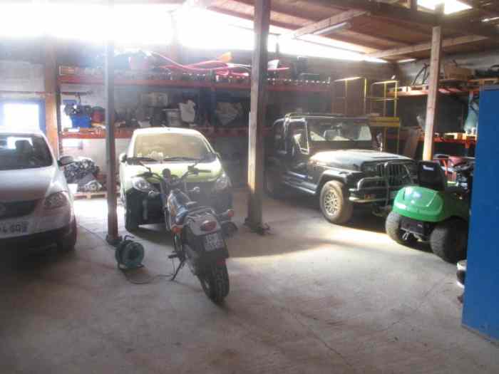 ATELIER LOCAL 550M2 AVEC TOUS L OUTILLAGE  AUTO  + MAISON 250M2 A25KMS DE BORDEAUX AU BORD DE LEAU SUR 1HA 17A – photo 6 sur 6