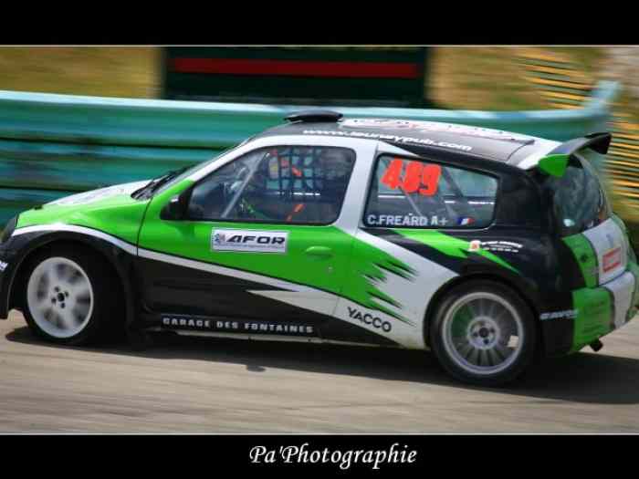 Clio rallycross f2014 D4 1